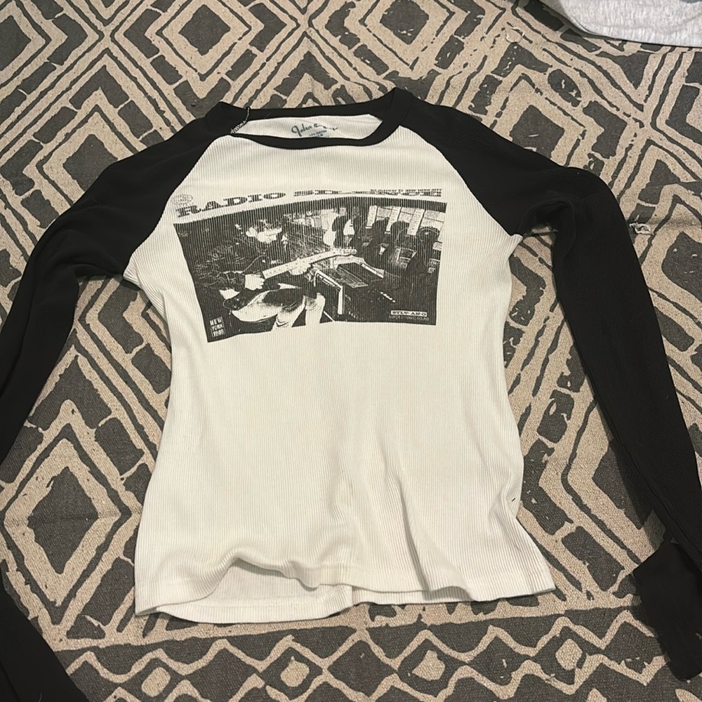 Brandy M fitted longsleeve